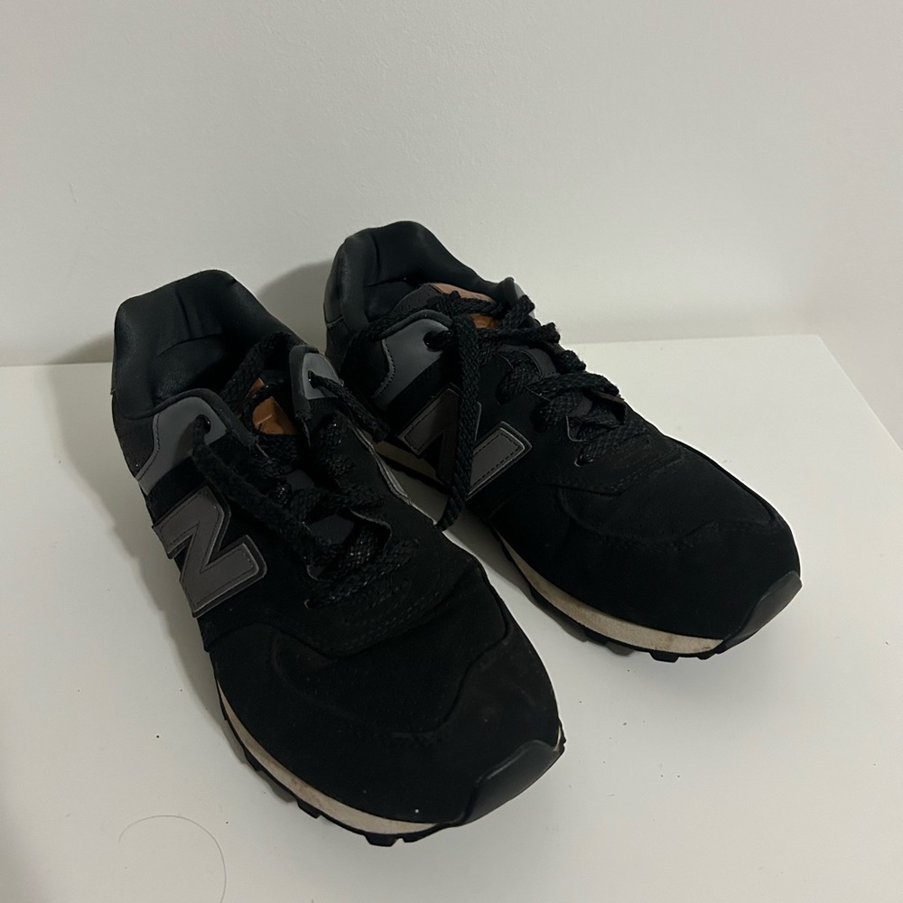 New balance sneakers size 6